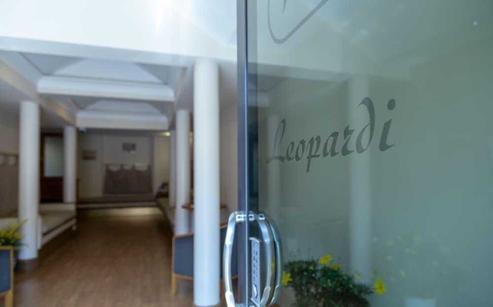Hotel Leopardi Неаполь Экстерьер фото