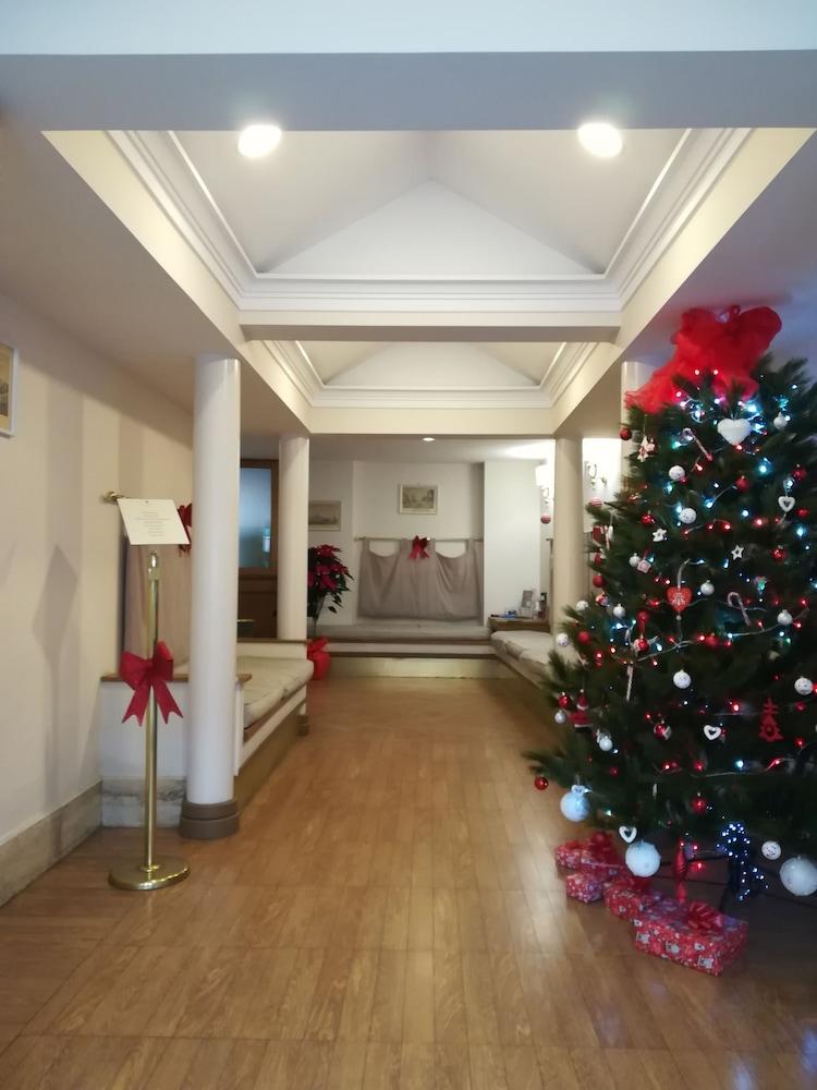Hotel Leopardi Неаполь Экстерьер фото