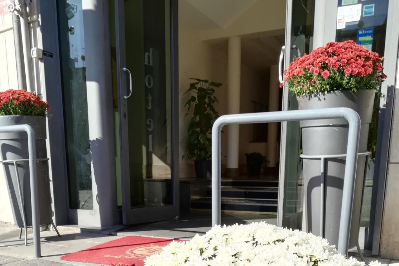 Hotel Leopardi Неаполь Экстерьер фото