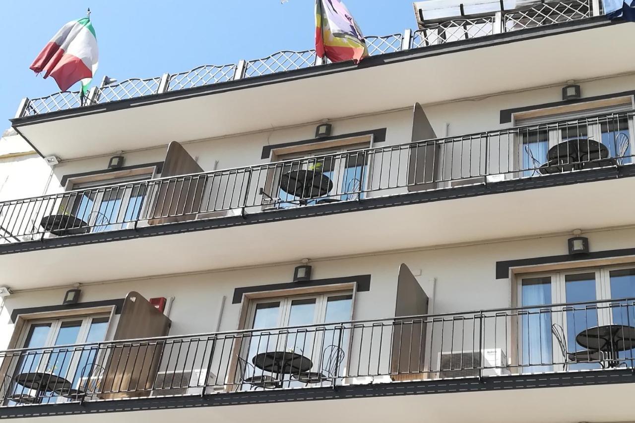 Hotel Leopardi Неаполь Экстерьер фото