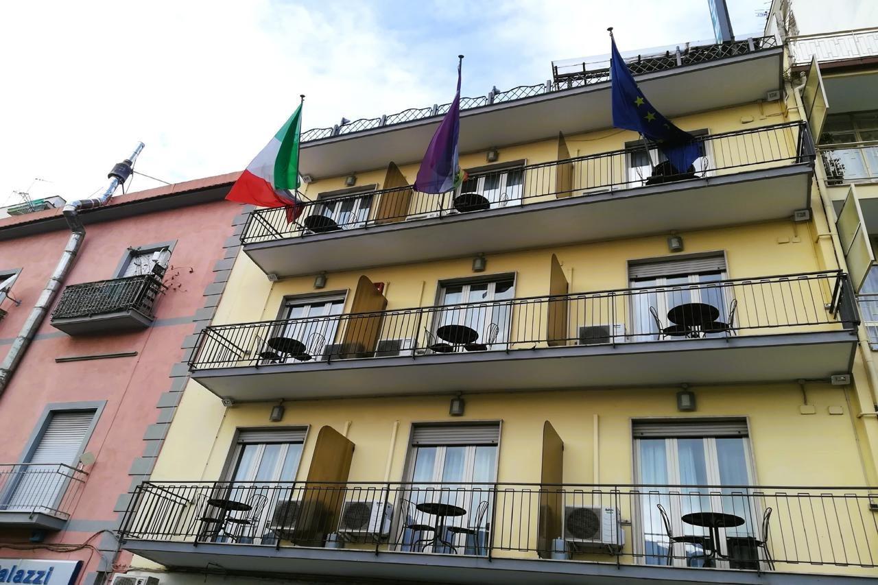 Hotel Leopardi Неаполь Экстерьер фото